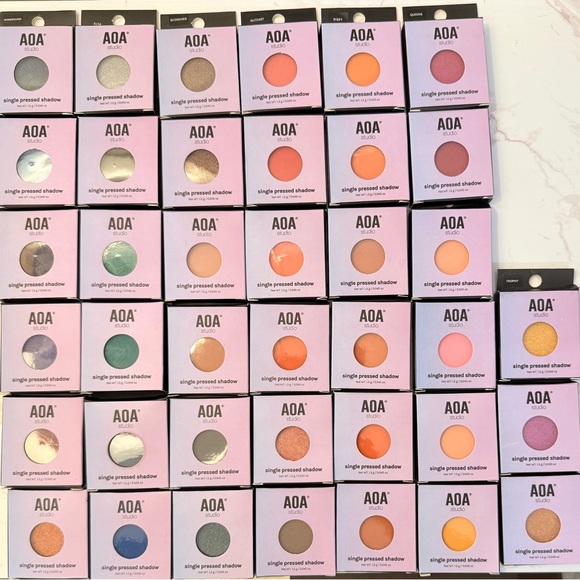 55 Piece EYE Shadow Bundle!All or Nothing!😁. Unused of course!💄💋